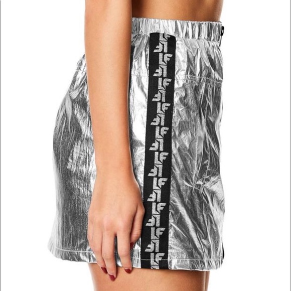 LF Shiny Metallic Silver Zip Front Logo Skirt Lined Mesh Zip Back Elastic Waist - Picture 5 of 12